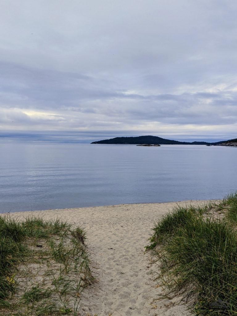 Plage de sable à Wawa, au bord du lac Supérieur