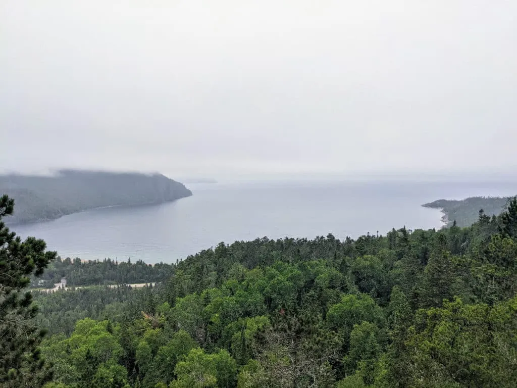 view of the cliffs and Old Woman Bay in lake Superior on the Nokomis Trail