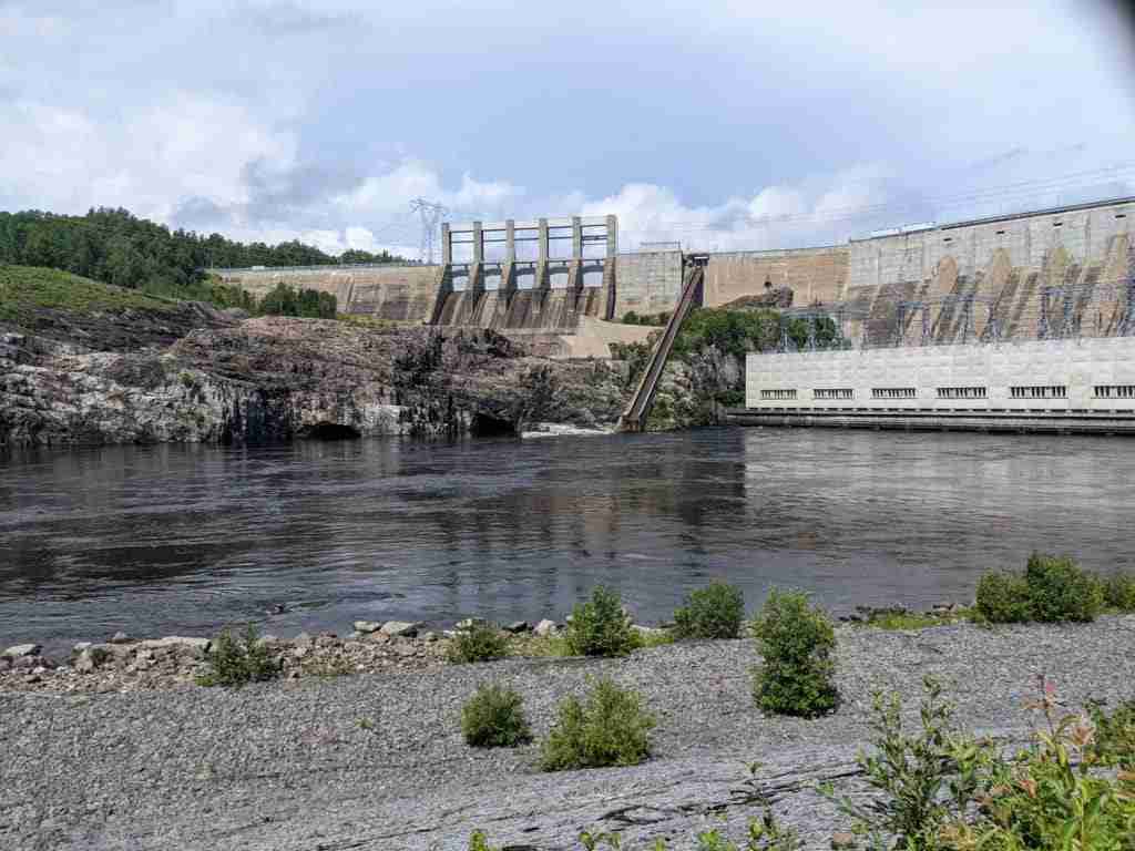 The dam of Manic 2 on Route 389