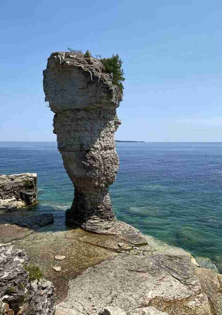 flowerpot rock formation on the shore of Lake Superior on one of the best hikes in Ontario