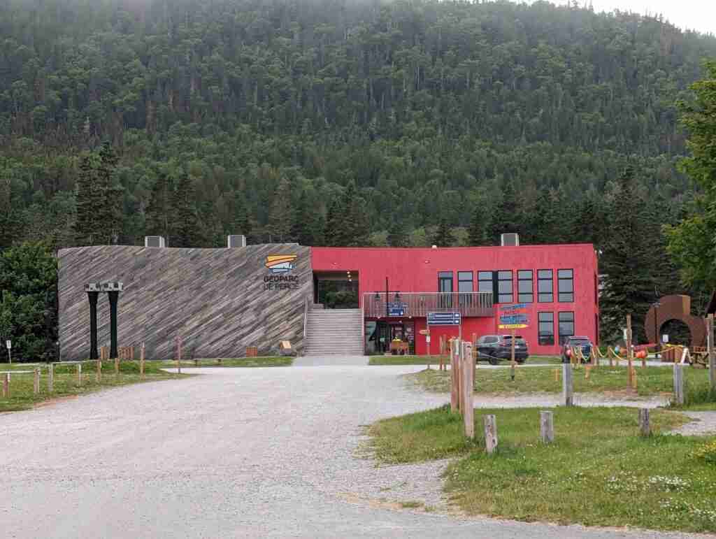 Géoparc de Percé main entrance building