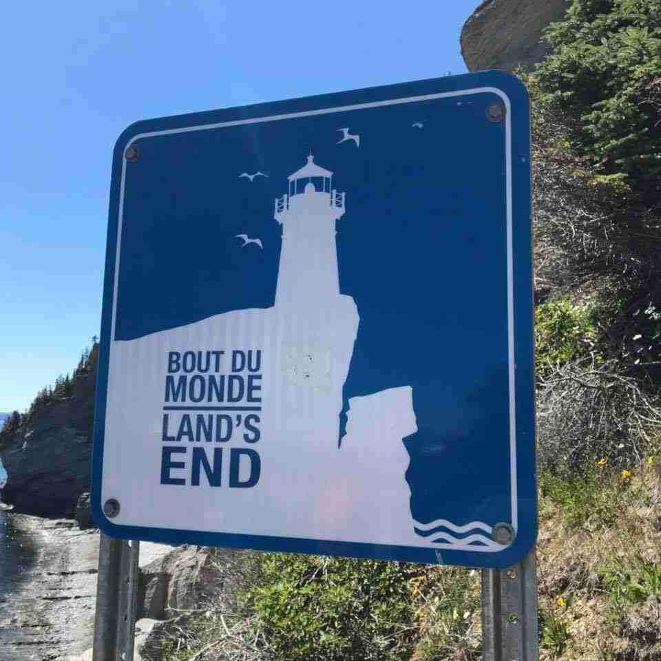 the sign for the trail Land's End in Cap Gaspé in Forillon National Park