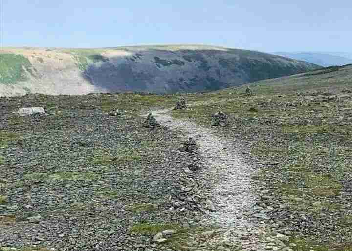 Sentier de randonnée bordé d'Inukshuk dans la chaîne de montagnes McGerrigle du parc national de la Gaspésie