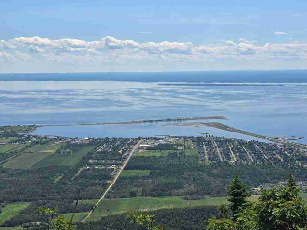 vues de Carleton-sur-Mer et la baie des Chaleurs du belvédère du mont St-Joseph