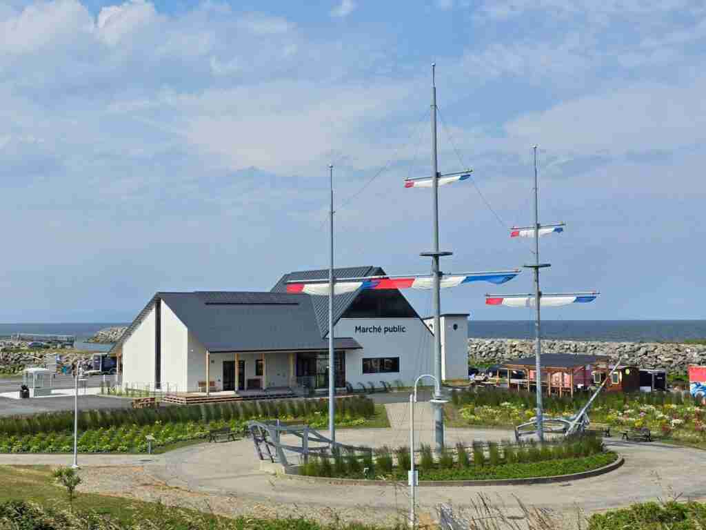 Marché public de Matane près des rives du fleuve St-Laurent